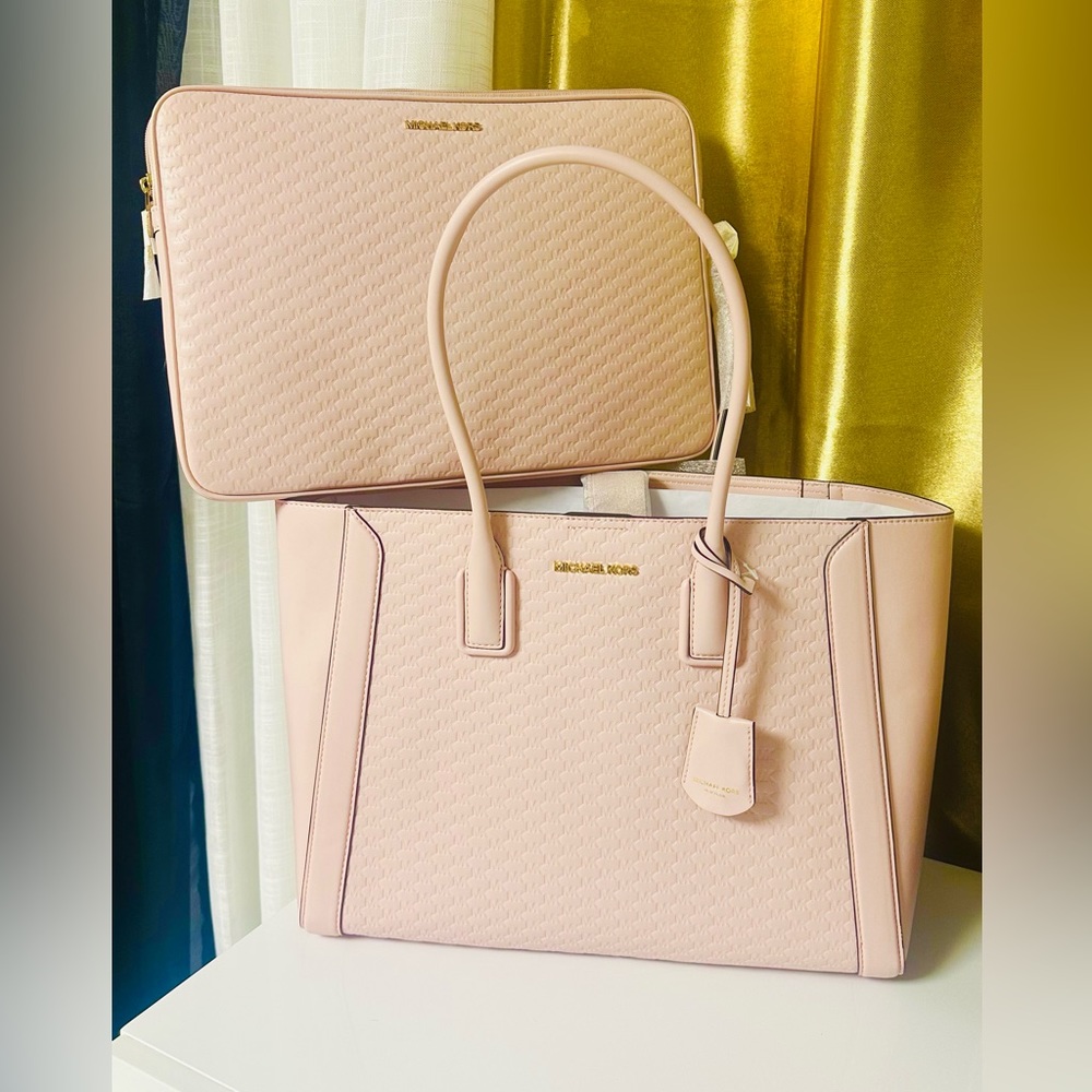 Tote bags with iPad case